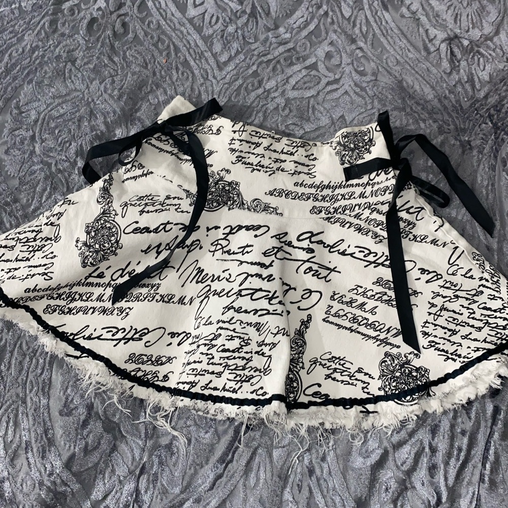 Preppy Women's Mini Skirt - Black and White